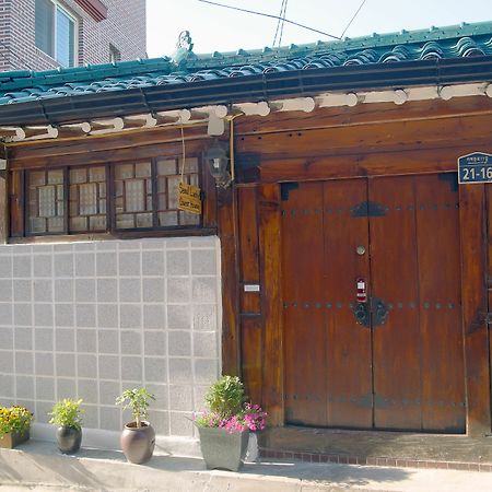 Seoul Lucky Guesthouse Hanok Exterior photo